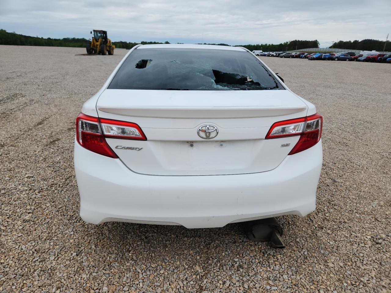 2012 Toyota Camry L - Фото 6