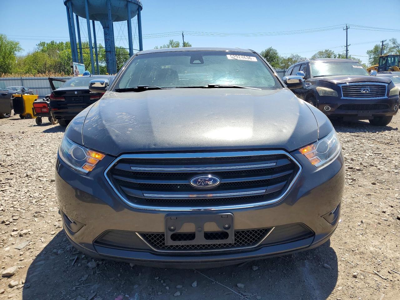 2019 Ford Taurus Limited - Image 5