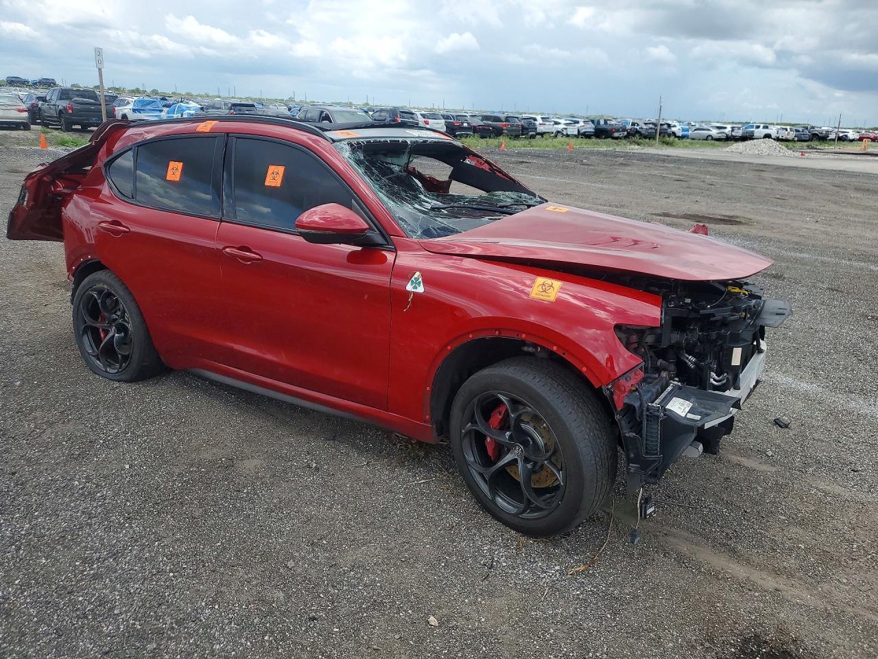 2018 Alfa Romeo Stelvio Quadrifoglio - Фото 4