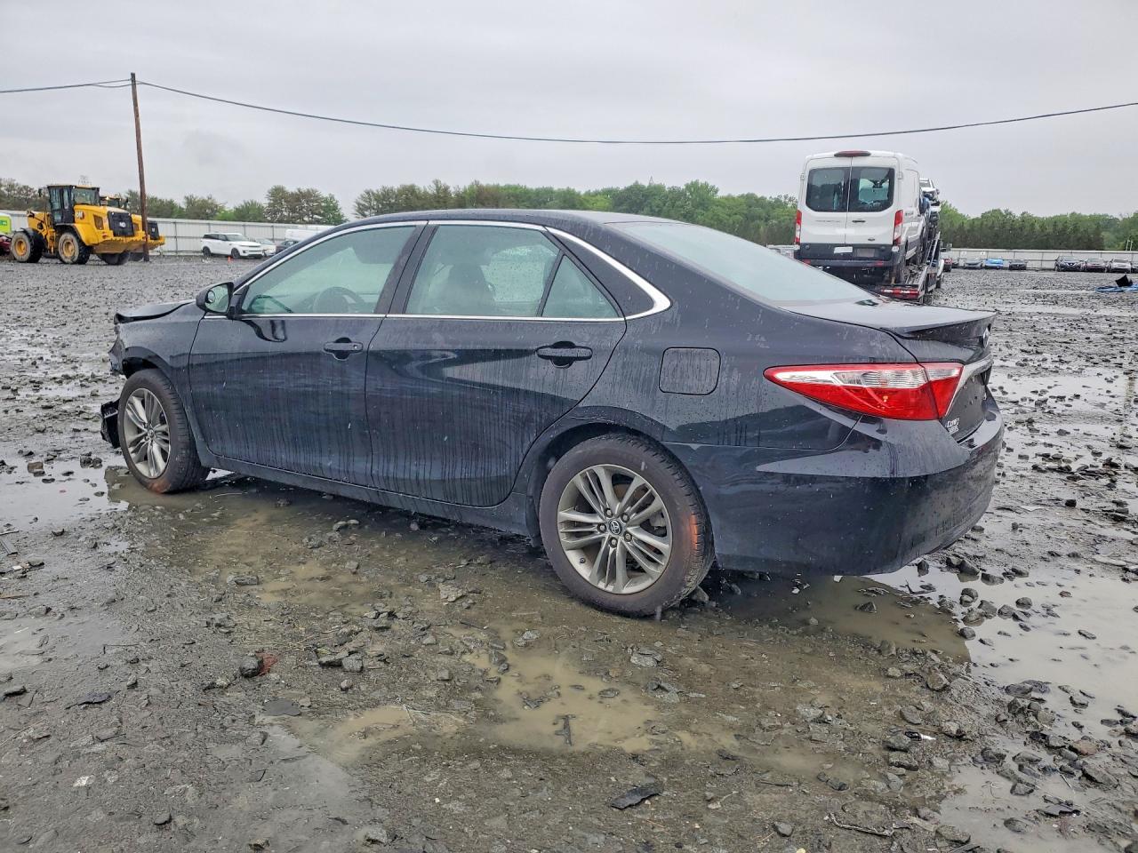 2017 Toyota Camry Se - Image 2