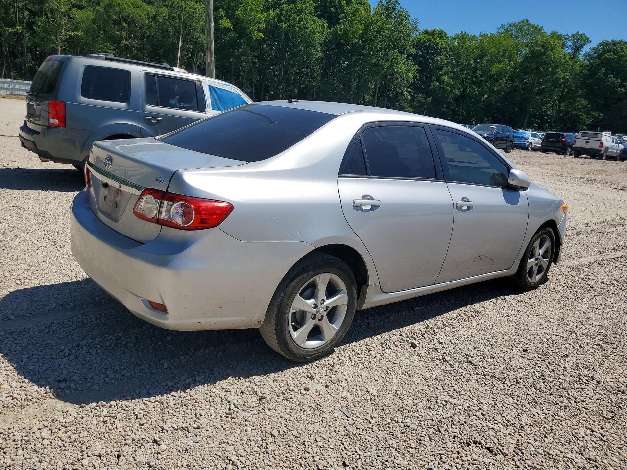 2011 Toyota Corolla Le - Image 3