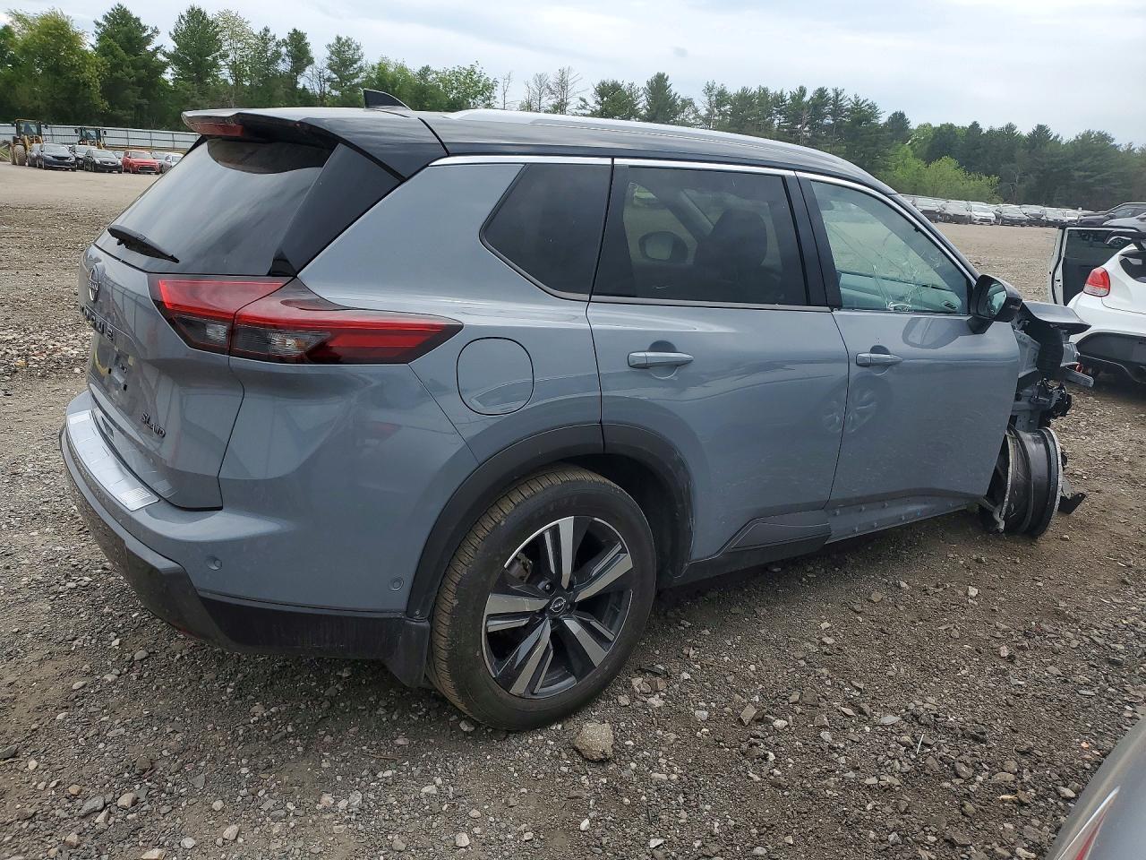 2025 Nissan Rogue Sl - Image 3