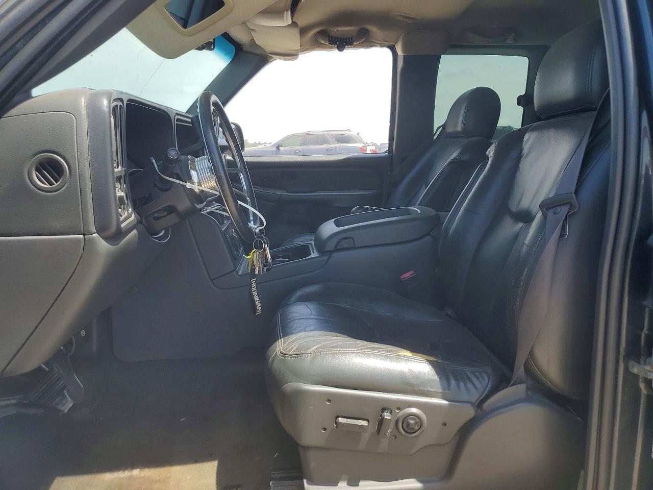 2004 Chevrolet Silverado C1500 - Image 7