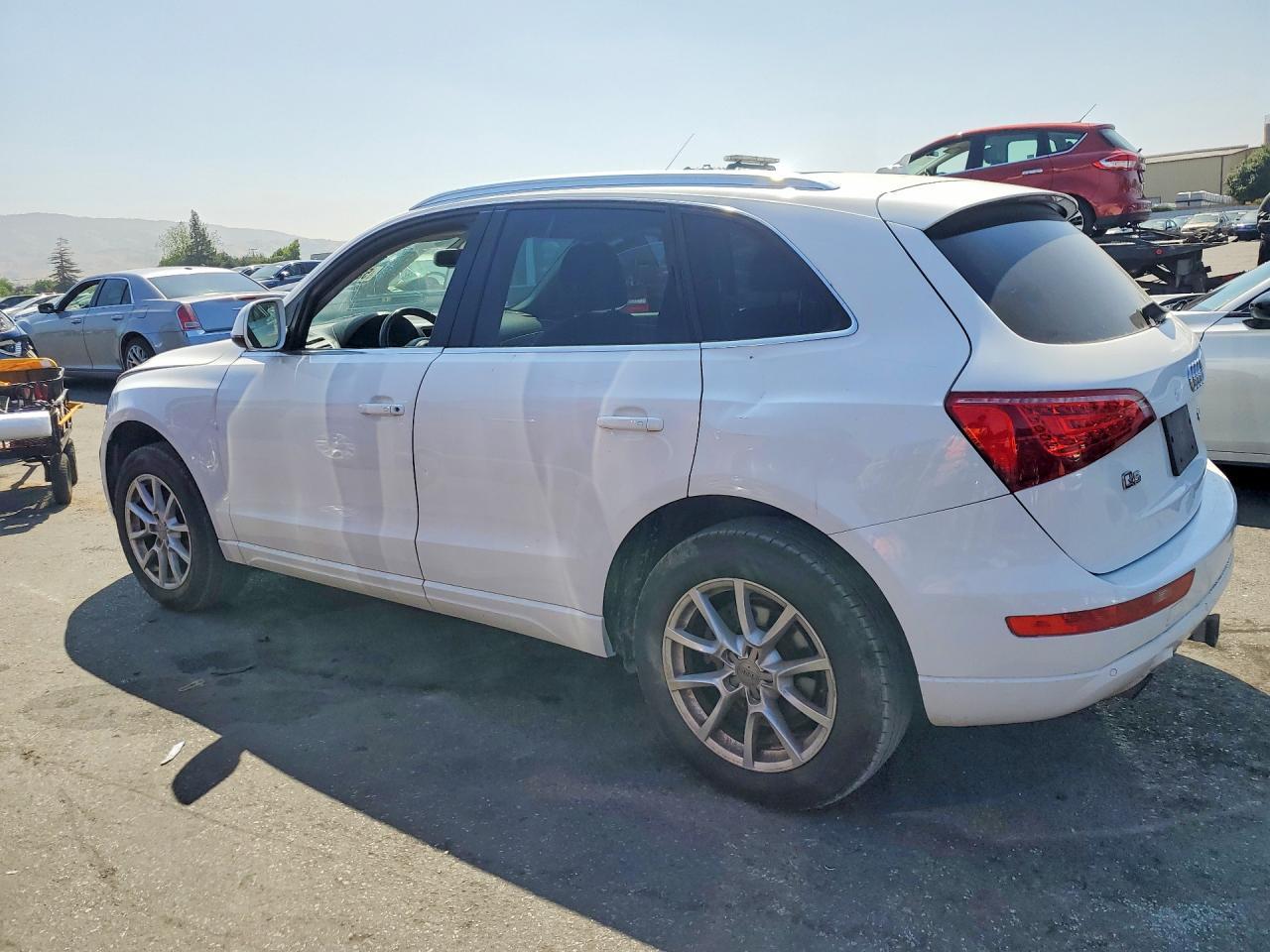 2012 Audi Q5 Premium Plus - Image 2