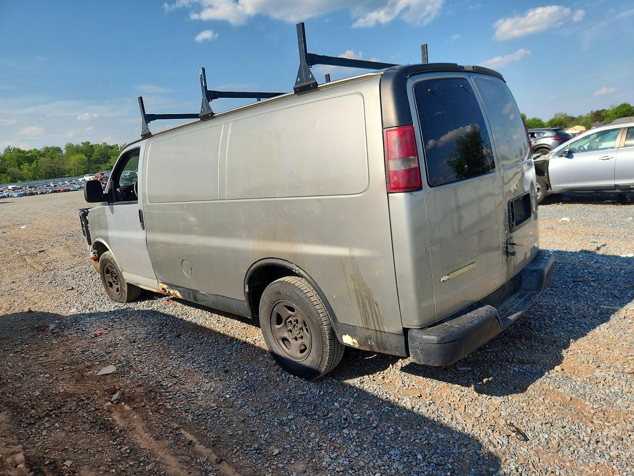 2004 Chevrolet Express G1500 - Фото 2