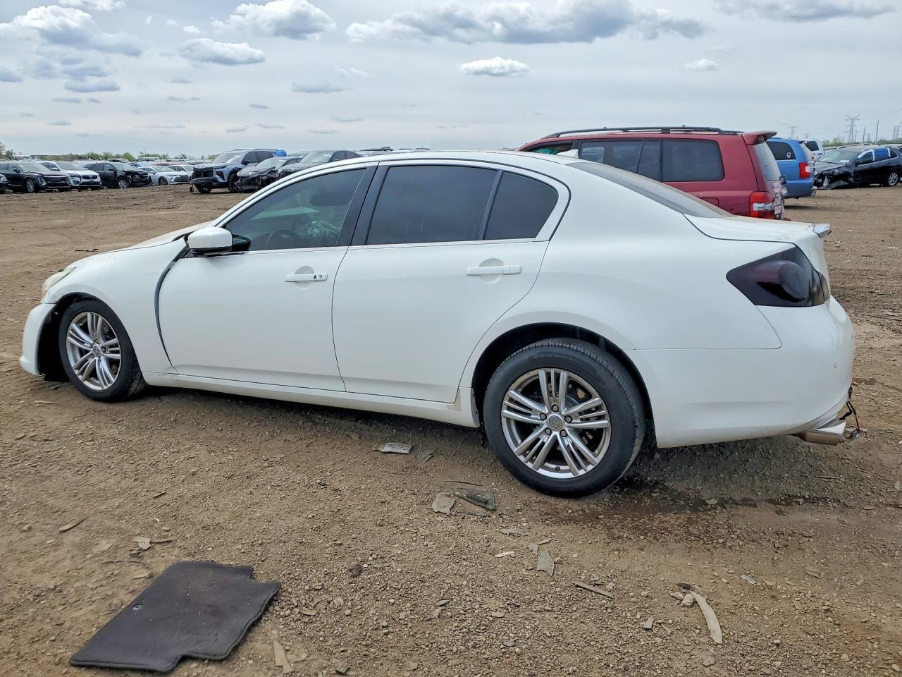 2013 Infiniti G37 Sedan X - Image 2