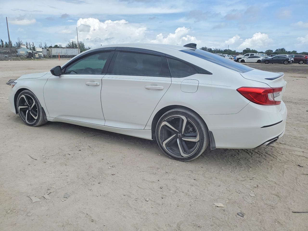 2022 Honda Accord Sport - Фото 2