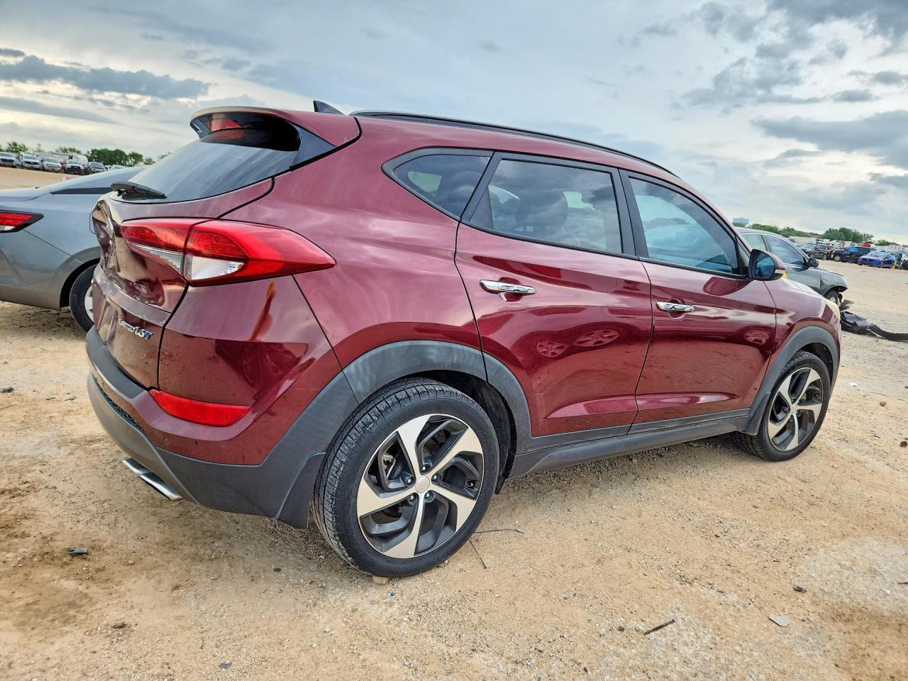 2016 Hyundai Tucson Limited - Image 3