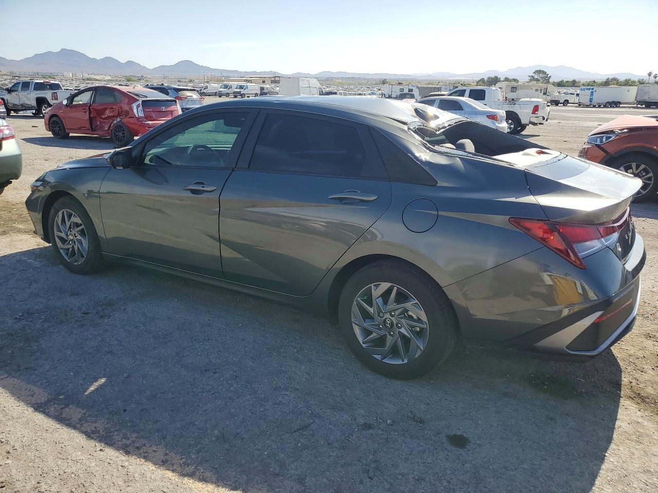 2024 Hyundai Elantra Sel - Фото 2