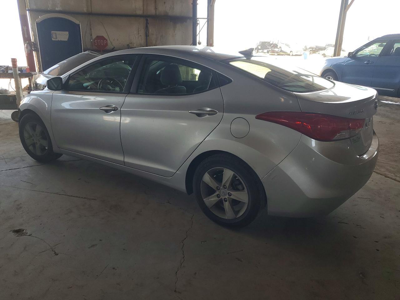 2013 Hyundai Elantra Gls - Image 2
