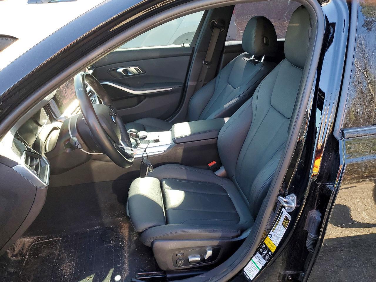 2021 BMW 330Xi - Фото 7