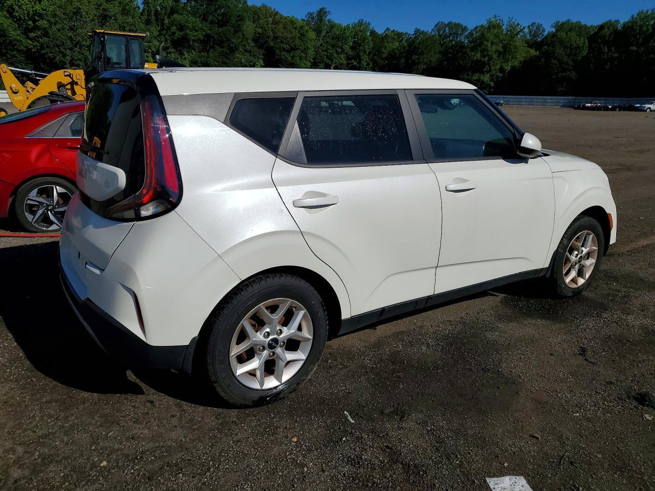 2023 Kia Soul Lx - Image 3