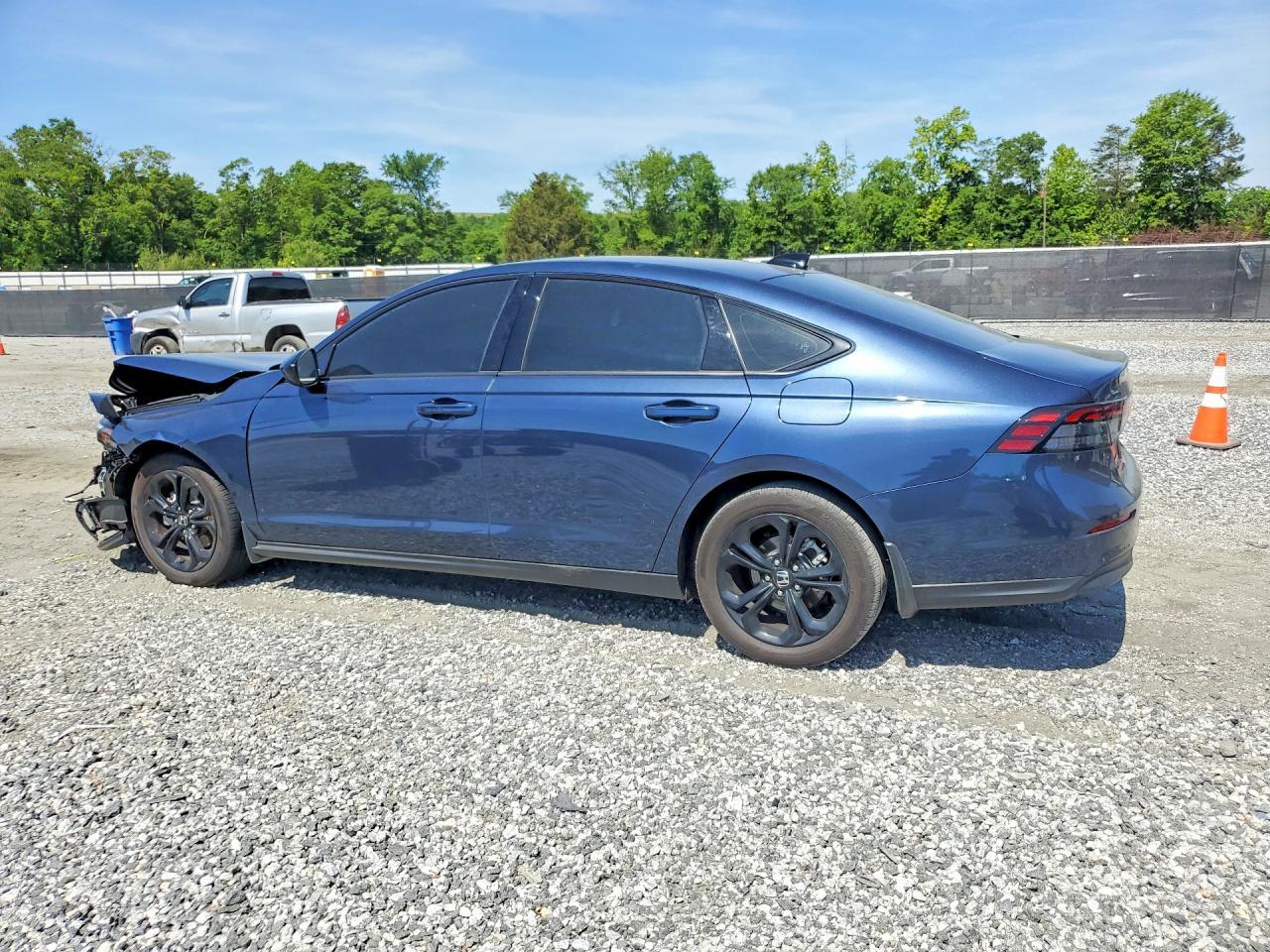 2025 Honda Accord Se - Image 2