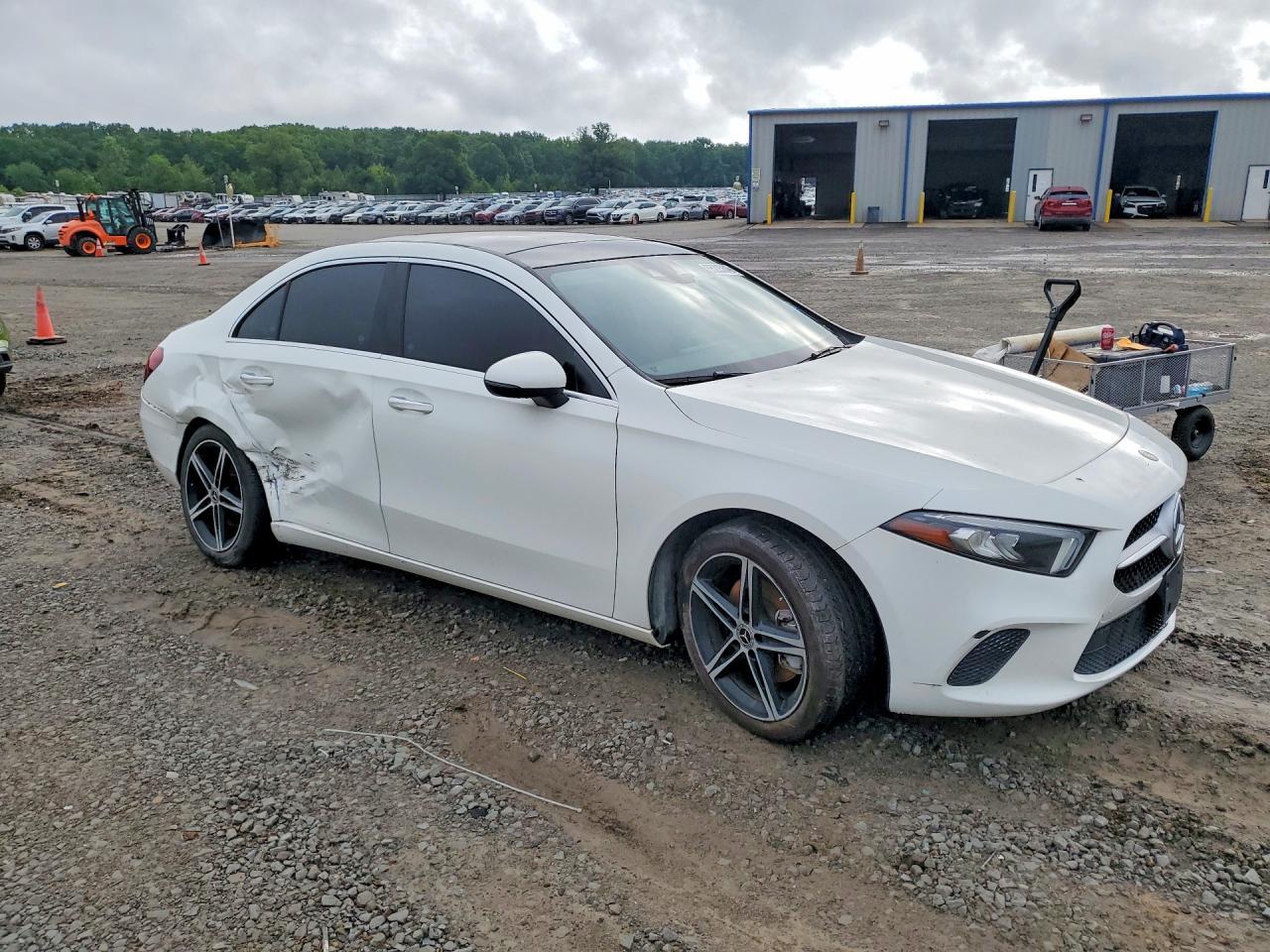 2019 Mercedes-Benz A 220 - Image 4