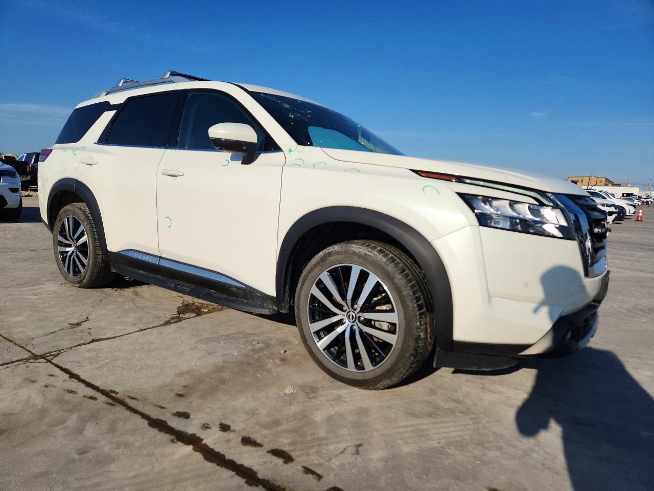 2023 Nissan Pathfinder Platinum - Фото 4