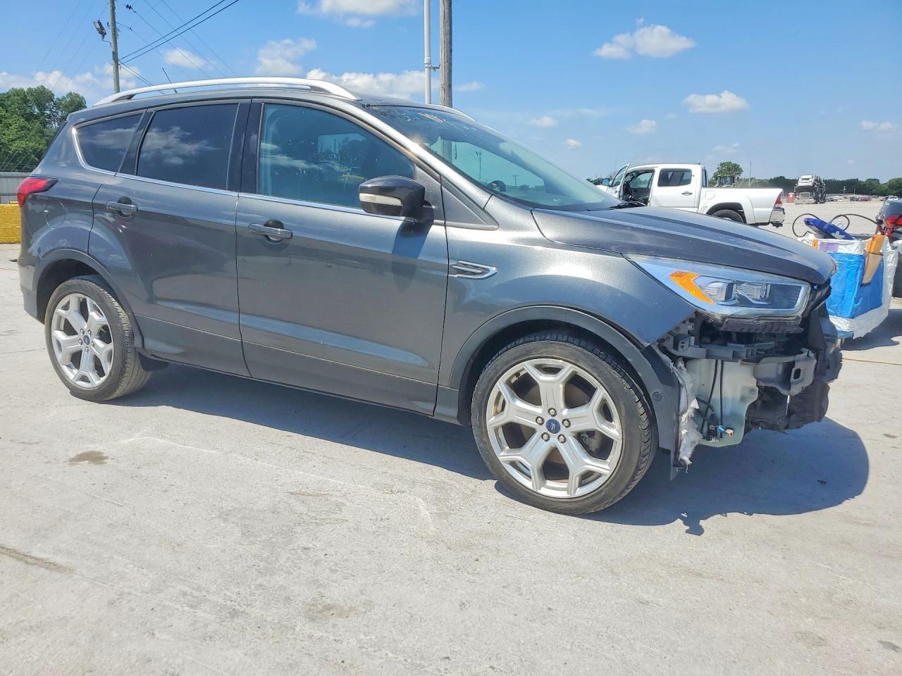 2019 Ford Escape Titanium - Image 4