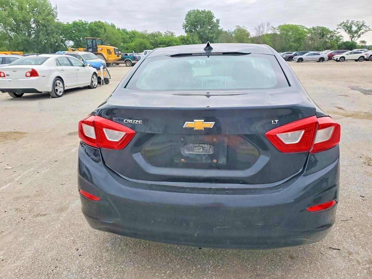 2017 Chevrolet Cruze Lt - Image 6