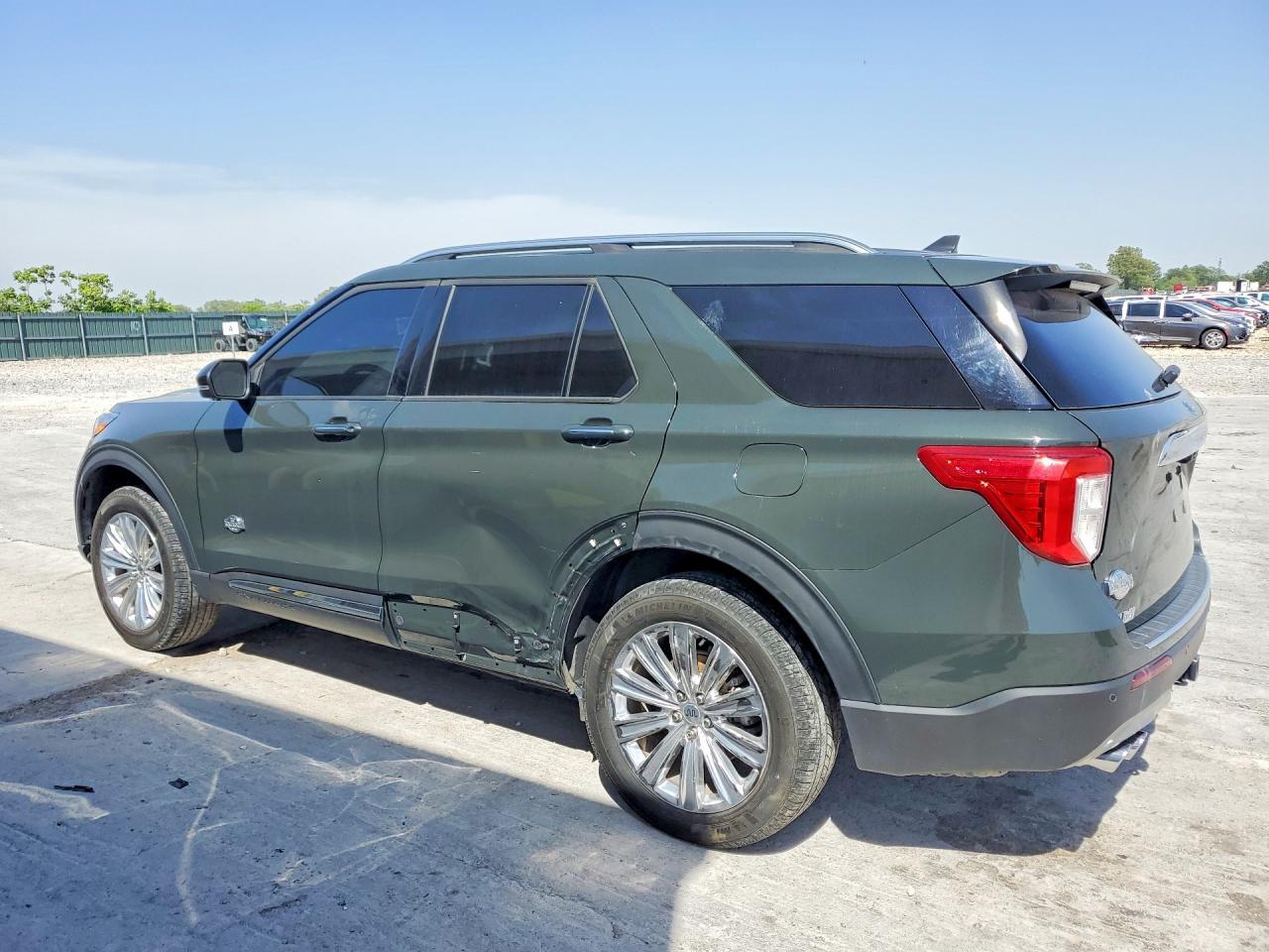 2023 Ford Explorer King Ranch - Image 2