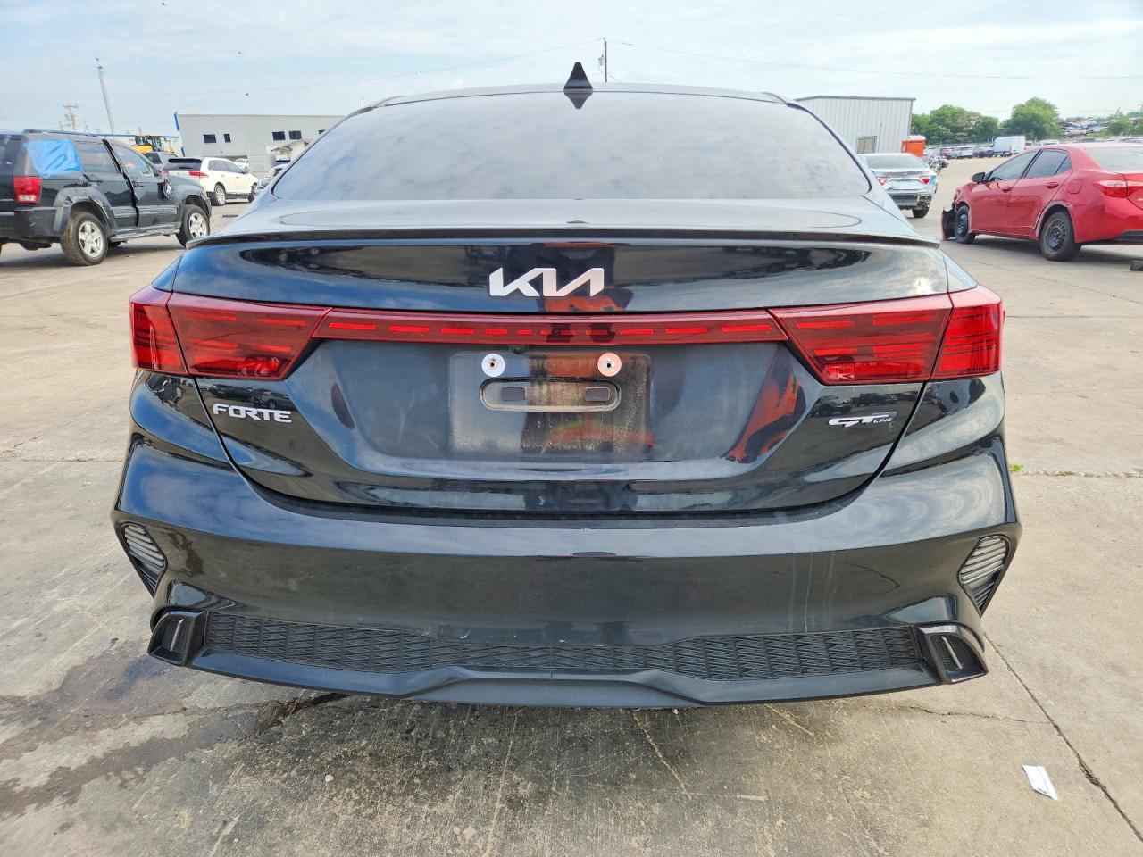 2023 Kia Forte Gt Line - Image 6