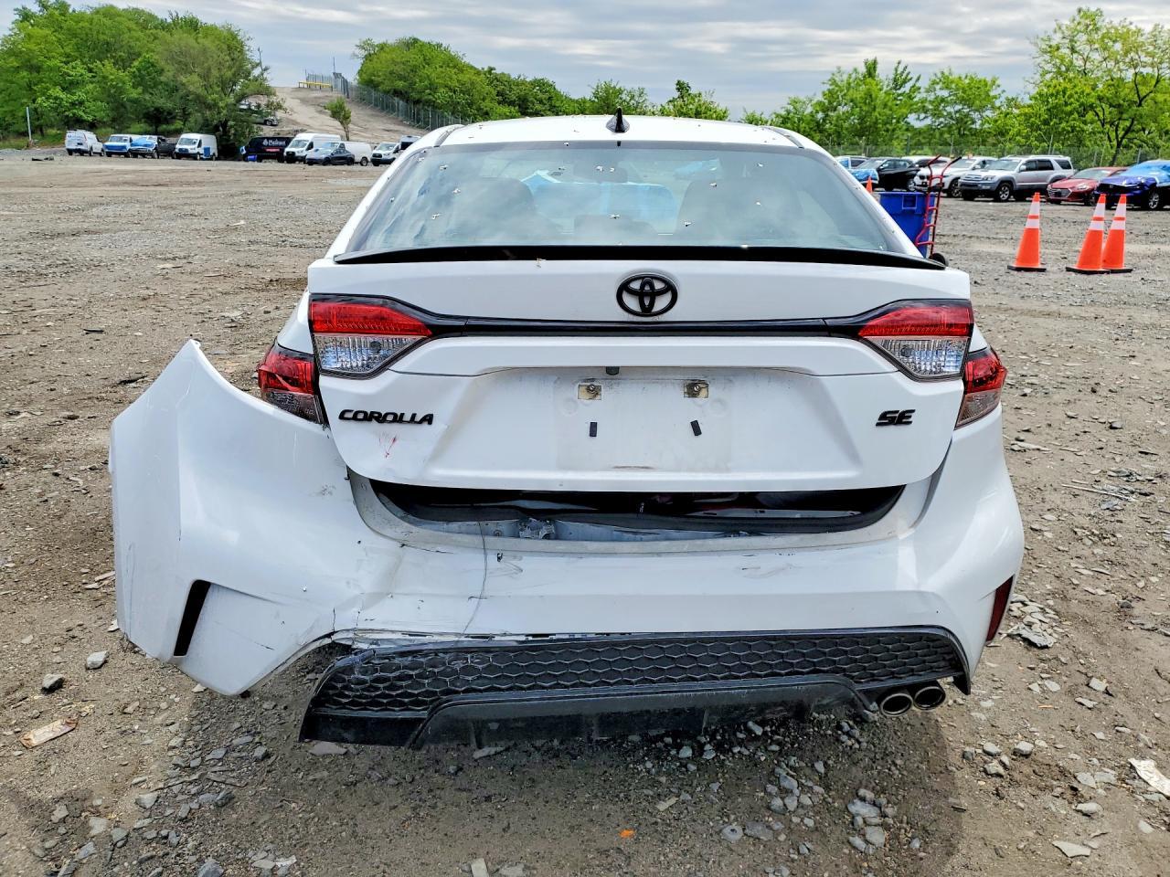 2022 Toyota Corolla Se Nightshade Edition - Image 6
