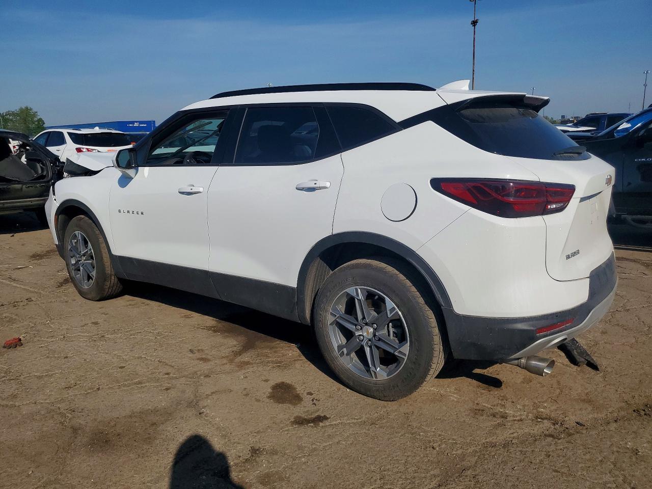 2025 Chevrolet Blazer 2Lt - Фото 2