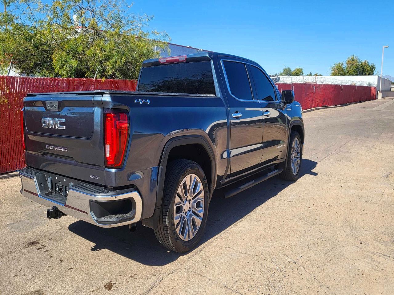2020 GMC Sierra K1500 Slt - Image 4