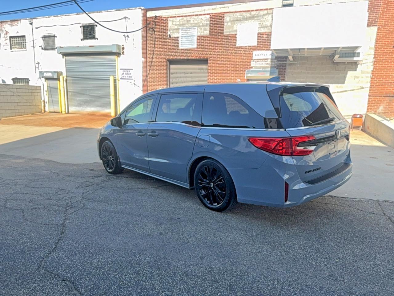 2025 Honda Odyssey Sport-L - Image 3