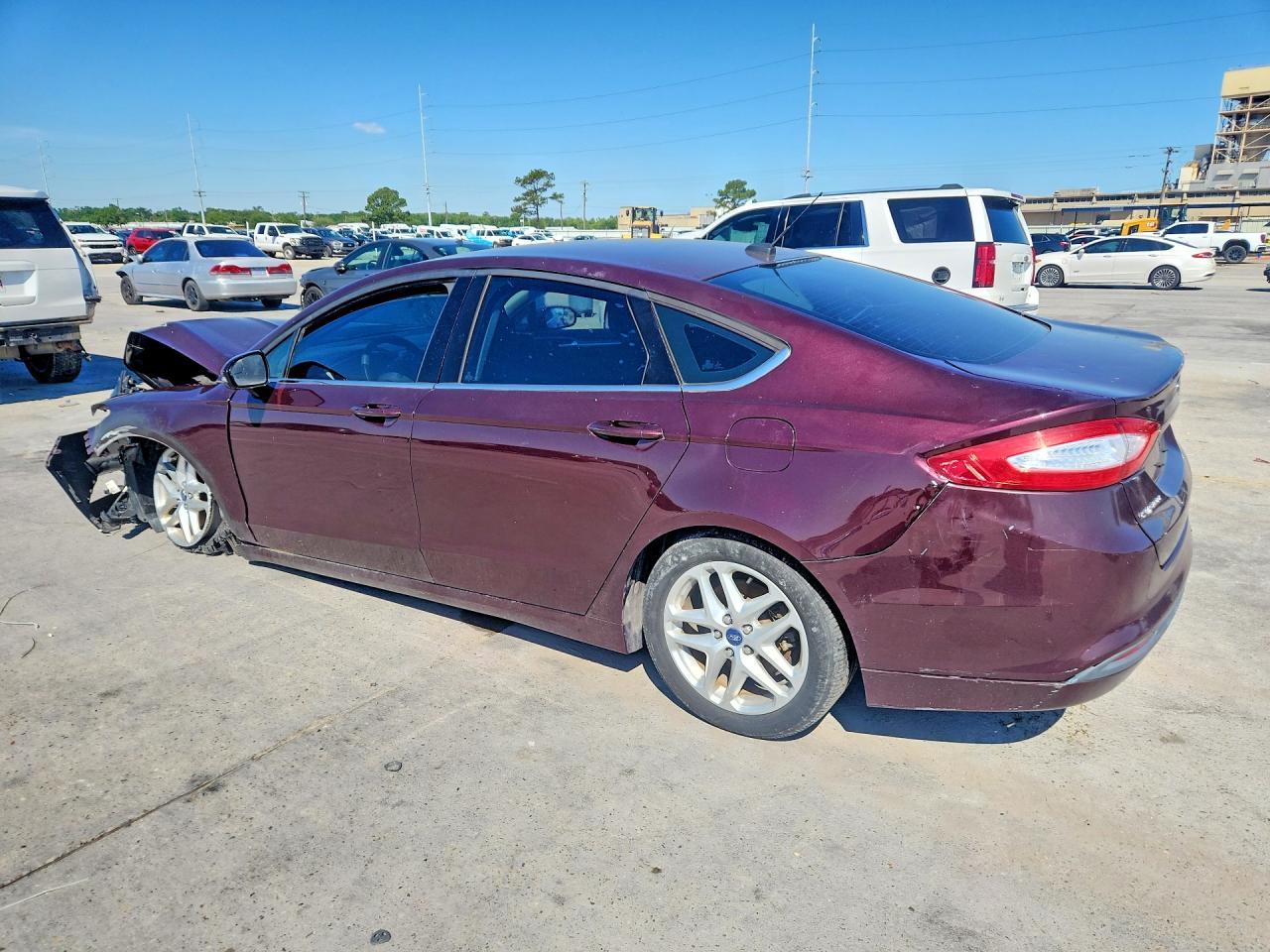 2013 Ford Fusion Se - Фото 2