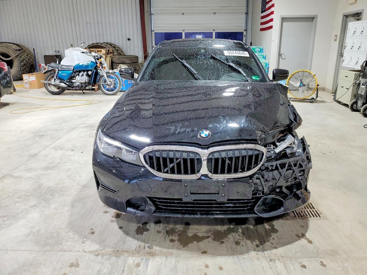 2019 BMW 330Xi - Фото 5