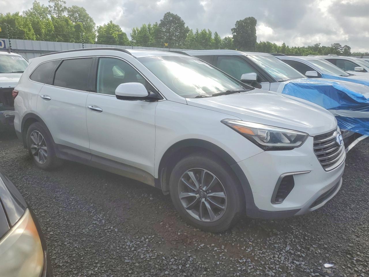 2017 Hyundai Santa Fe Se - Фото 4