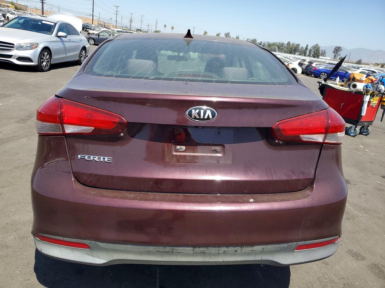 2017 Kia Forte Lx - Image 6