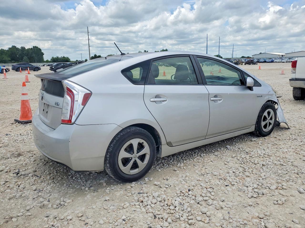 2013 Toyota Prius Two - Image 3