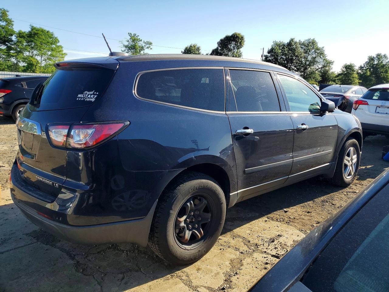 2016 Chevrolet Traverse Ls - Фото 3