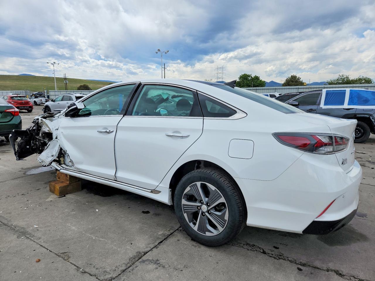 2019 Hyundai Sonata Hybrid Limited - Image 2