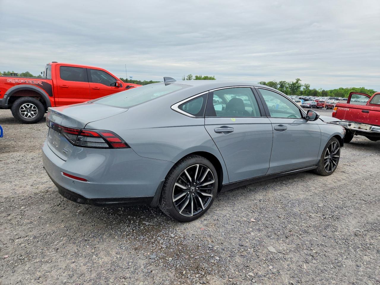 2024 Honda Accord Touring Hybrid - Image 3