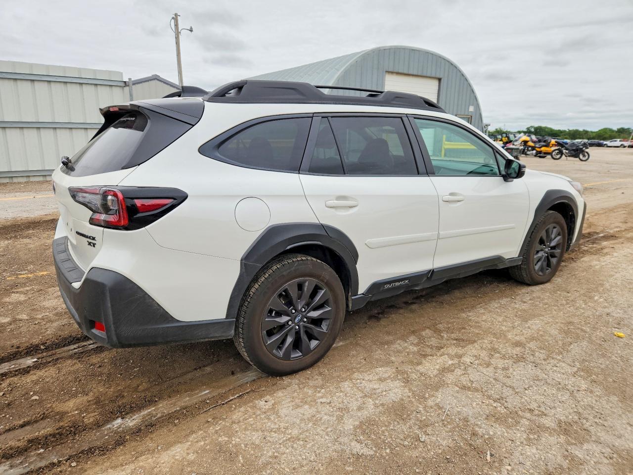 2025 Subaru Outback Onyx Edition Xt - Image 3