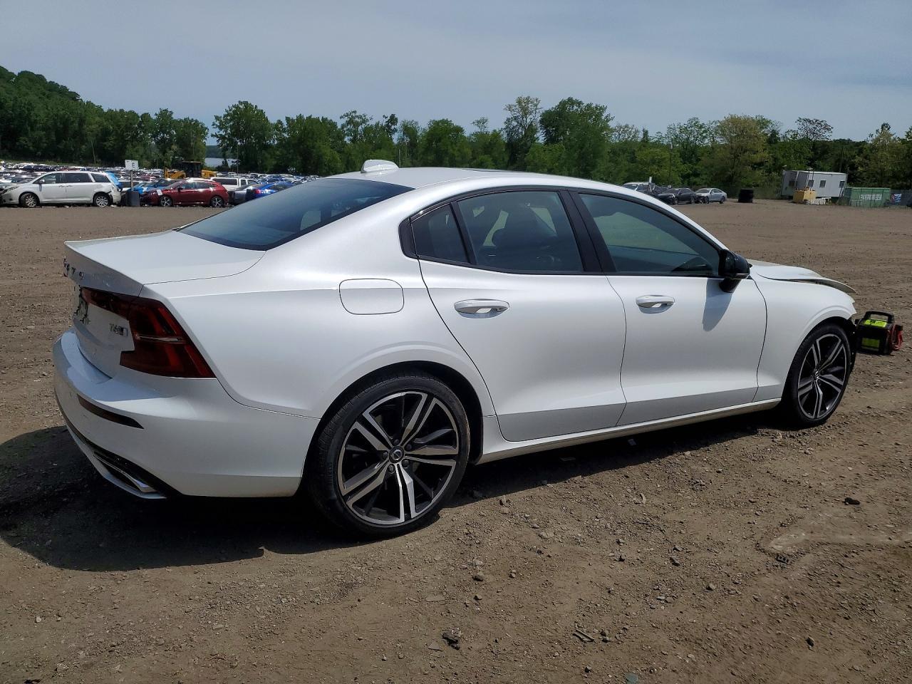 2019 Volvo S60 T6 R-Design - Image 3