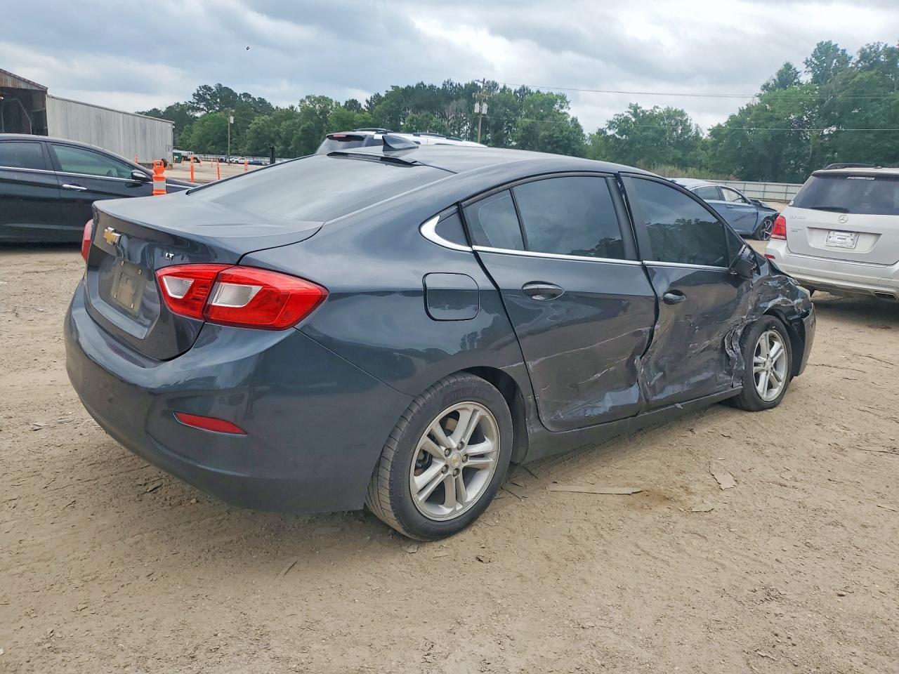 2018 Chevrolet Cruze Lt - Фото 3