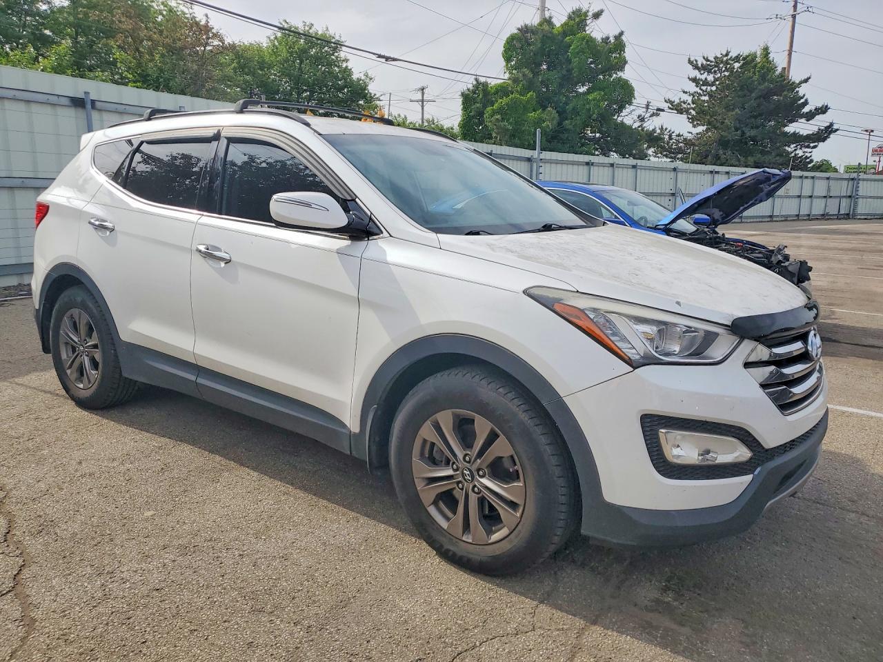 2014 Hyundai Santa Fe Sport 2.4L - Image 4