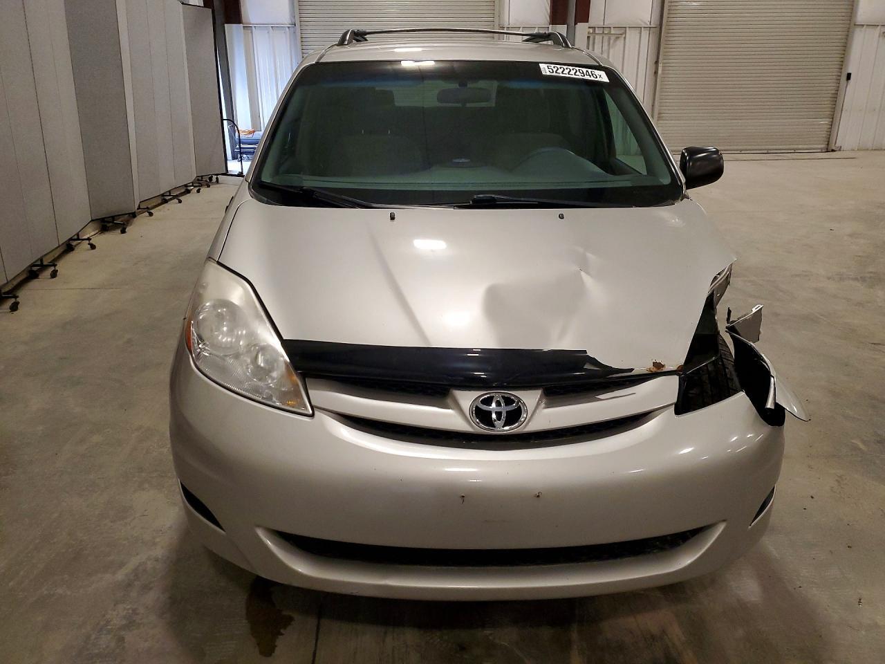 2008 Toyota Sienna Le 8-Passenger - Фото 5