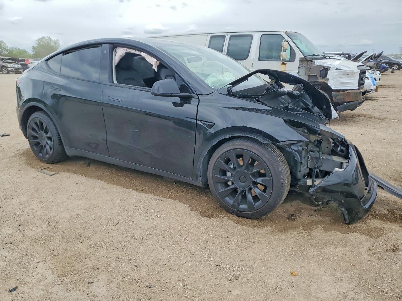 2022 Tesla Model Y - Фото 4