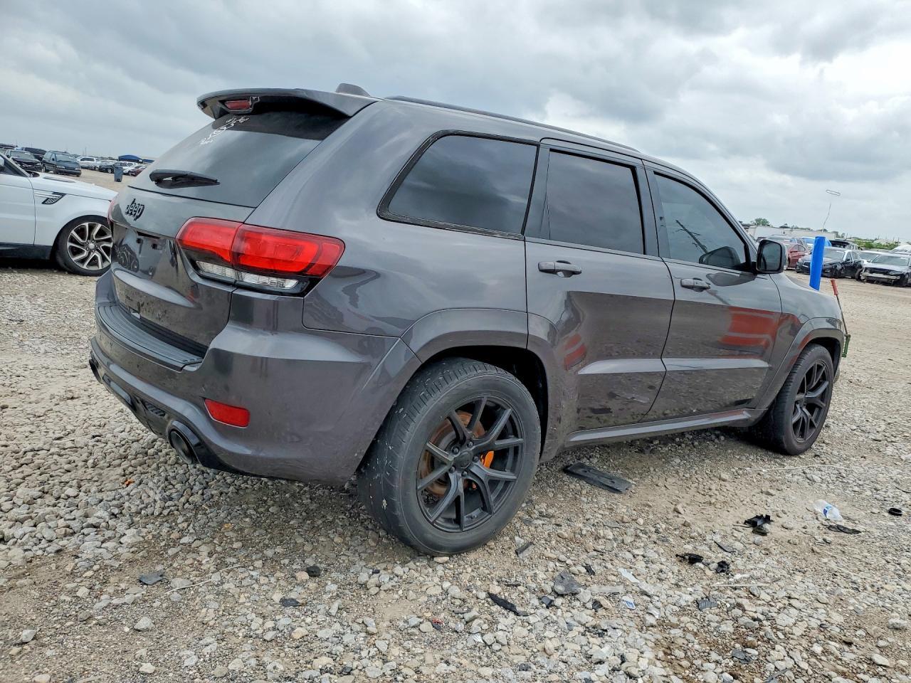 2015 Jeep Grand Cherokee Srt-8 - Image 3