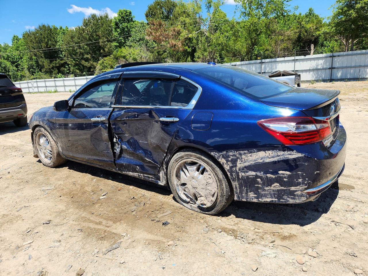 2017 Honda Accord 4D Ex - Фото 2