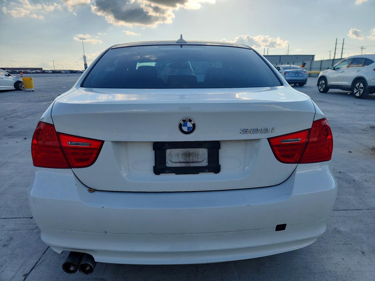 2011 BMW 328 I Sulev - Image 6