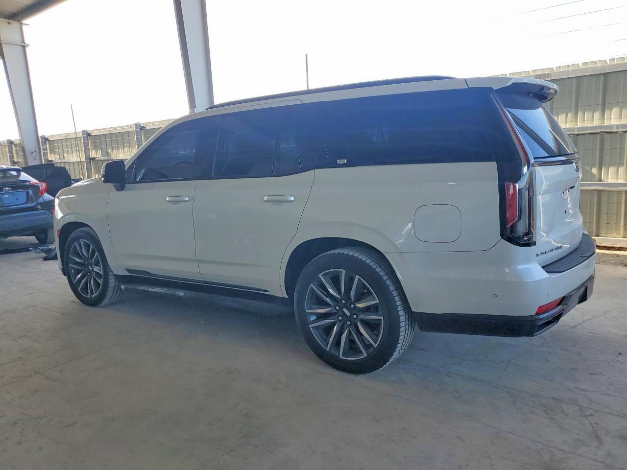 2022 Cadillac Escalade Sport - Фото 2