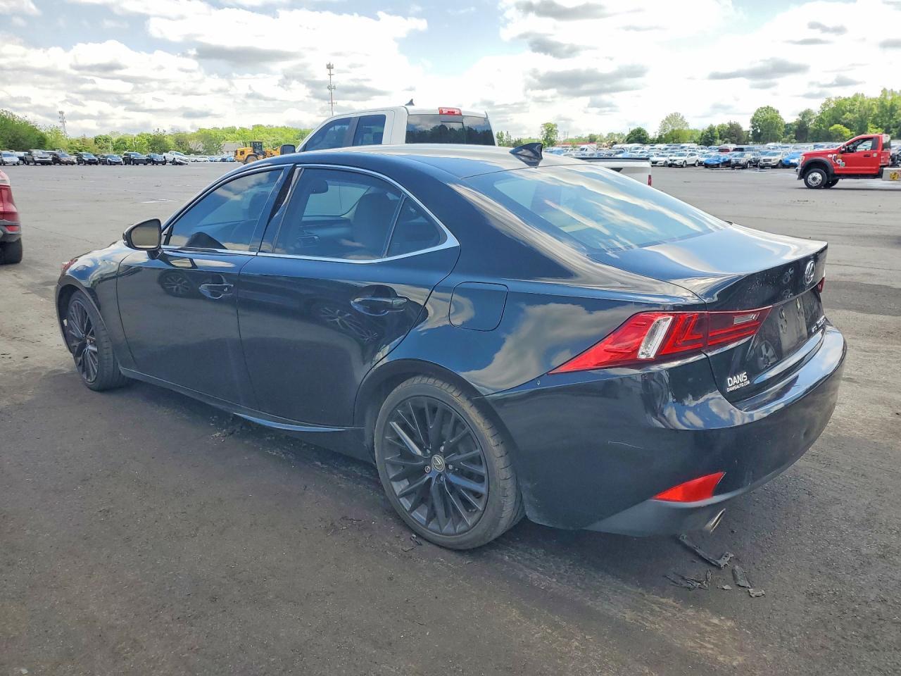2016 Lexus Is 300 - Image 2