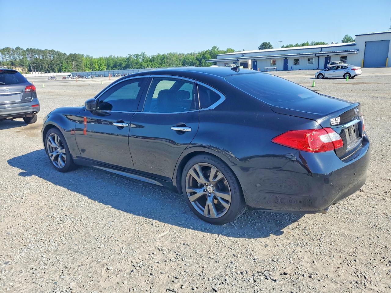 2013 Infiniti M37 Base - Image 2