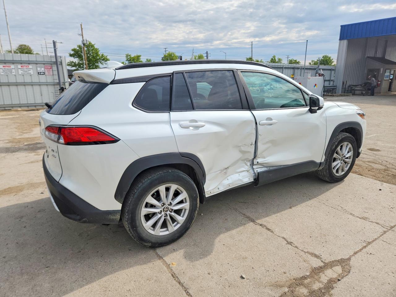 2022 Toyota Corolla Cross Le - Фото 3