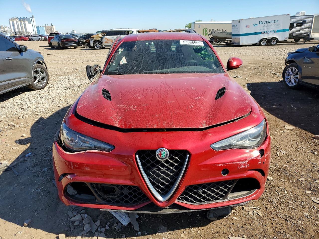 2018 Alfa Romeo Giulia Quadrifoglio - Фото 5