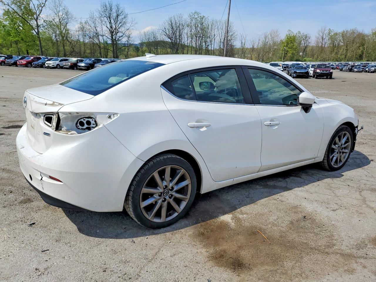 2018 Mazda 3 Grand Touring - Фото 3